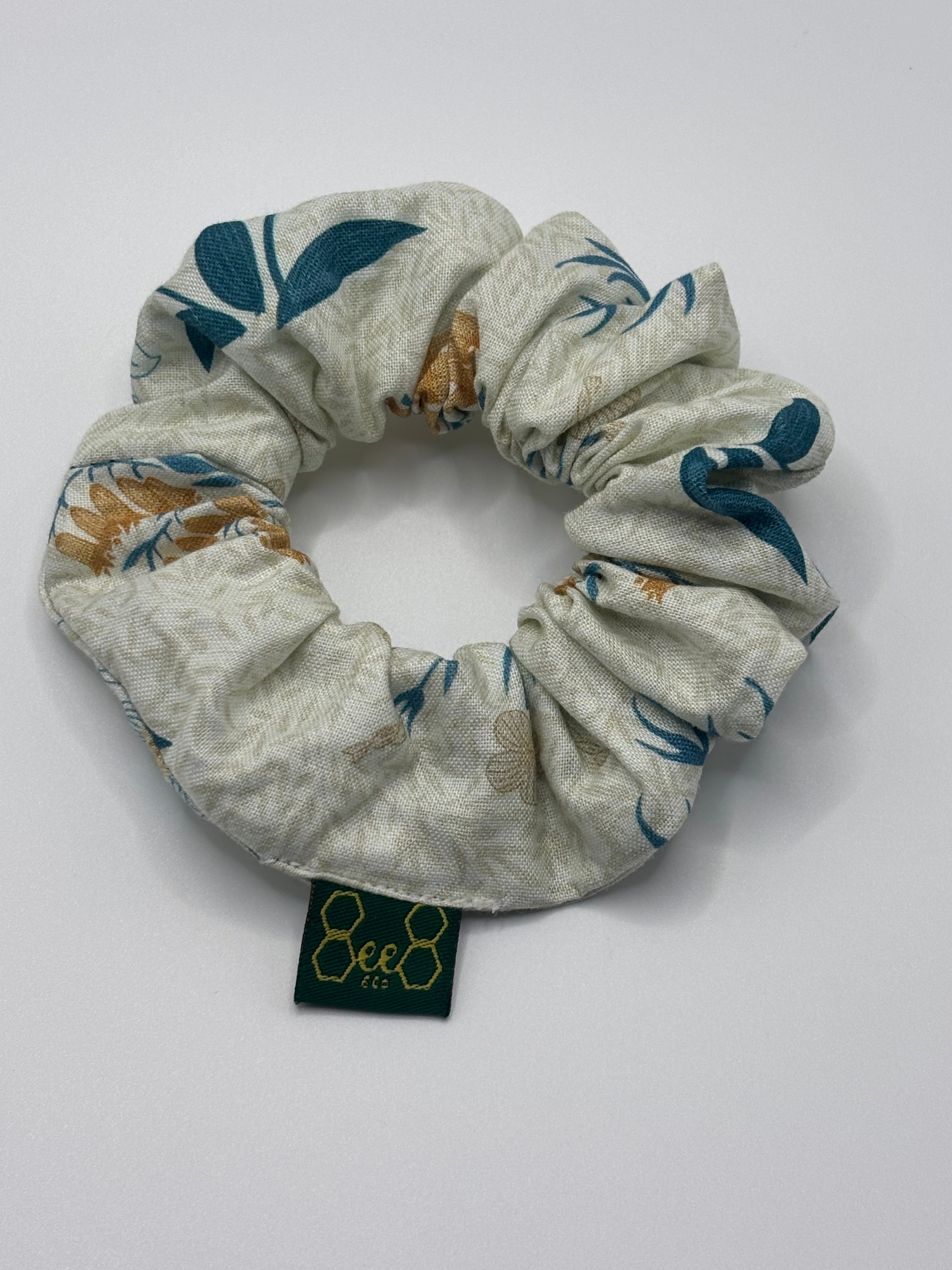 Wintery Whites Medium Scrunchies