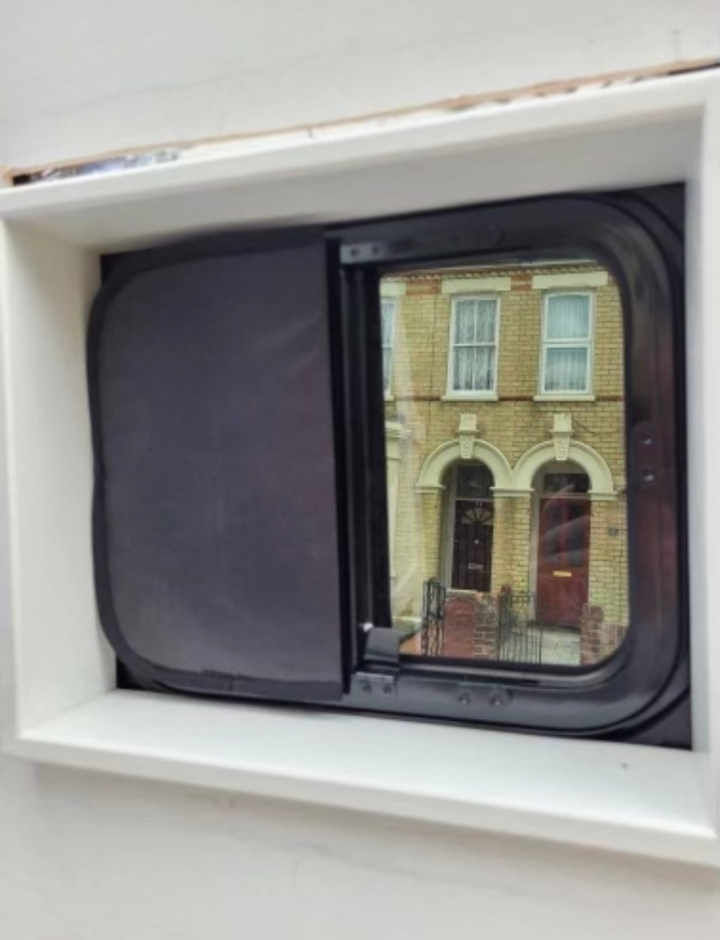 Universal Bunk Window Square