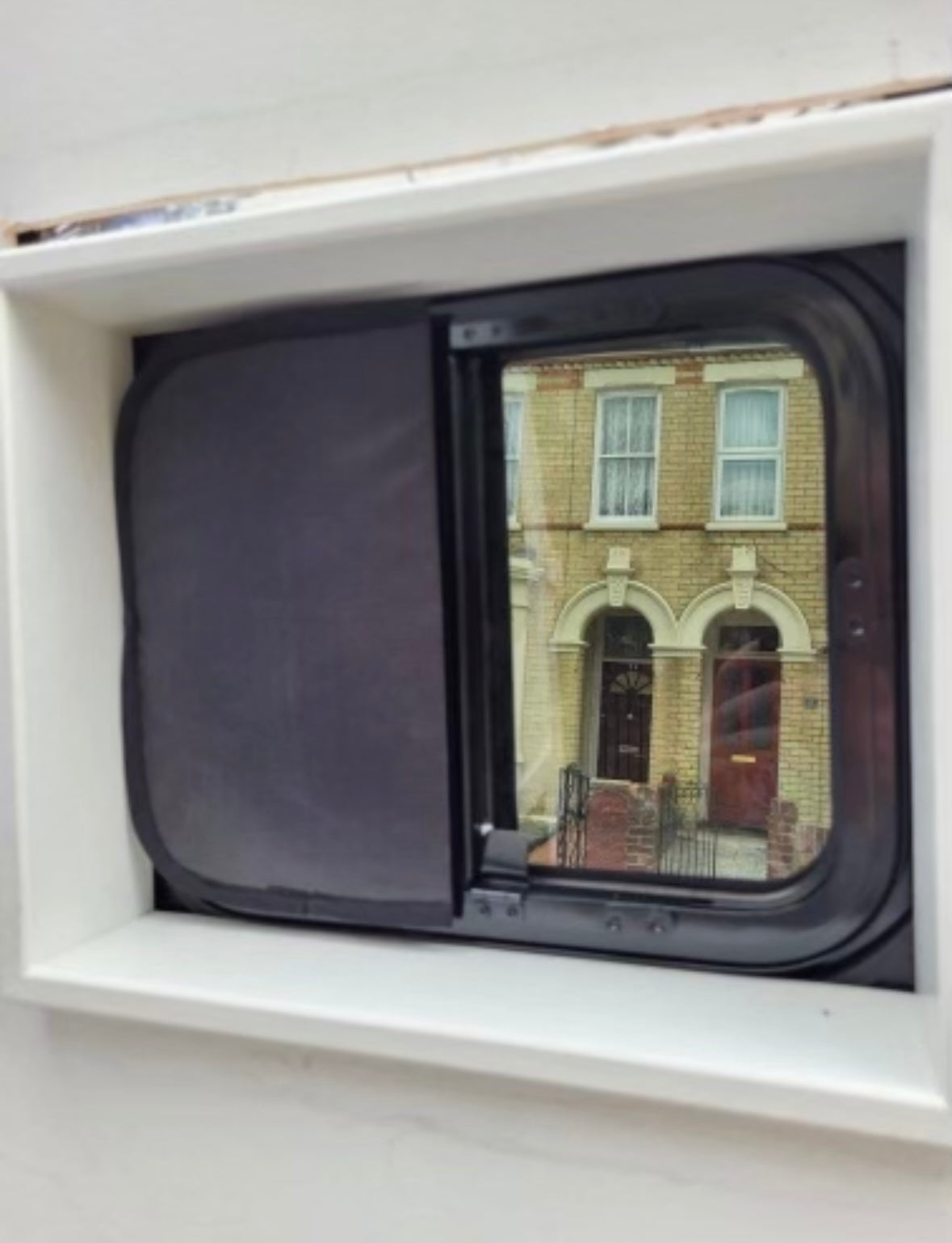 Universal Bunk Window Square